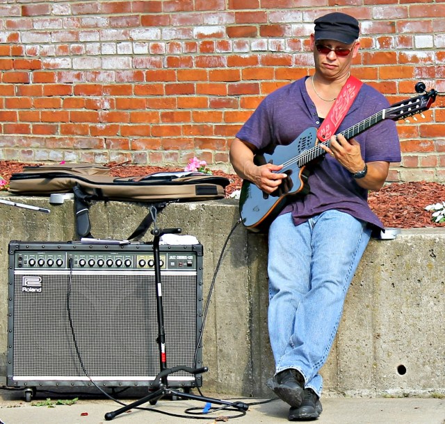 Follow the Fish artSHop LJP groovin'