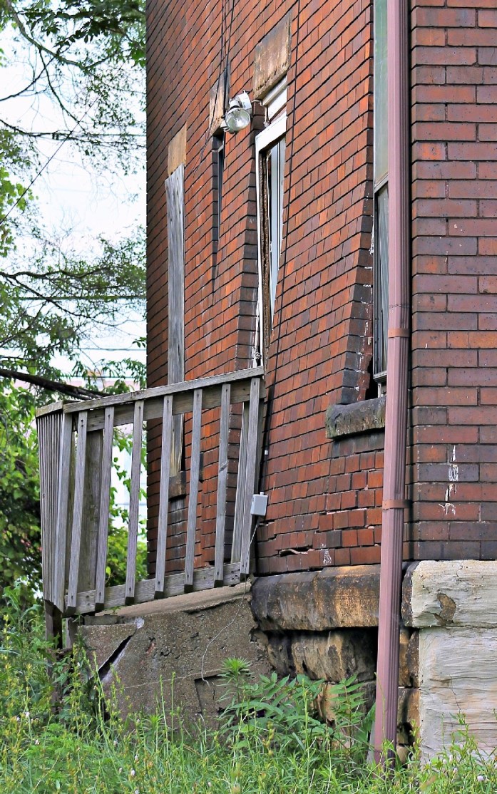 1819 E 29th west wall