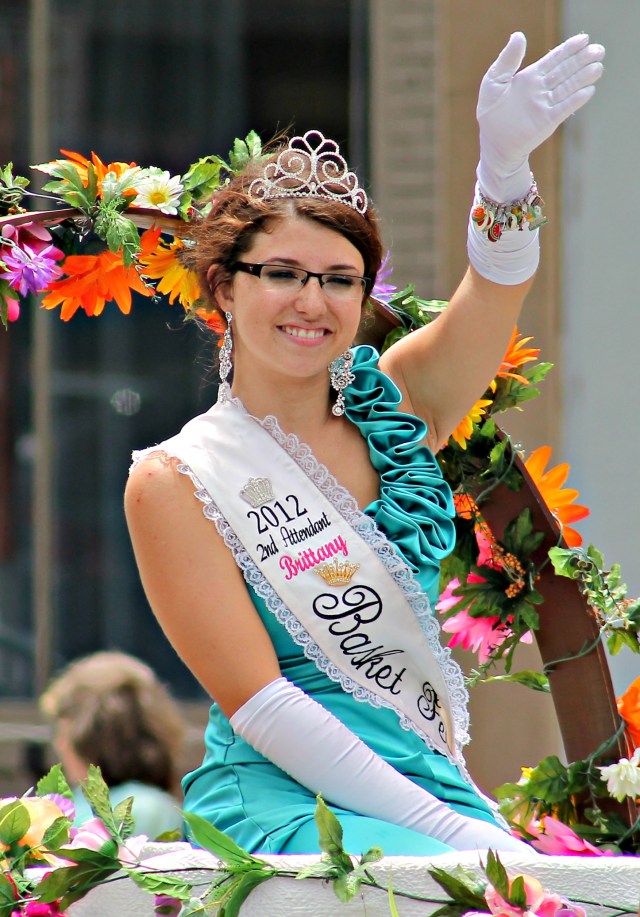 International Parade berlin heights basket festival