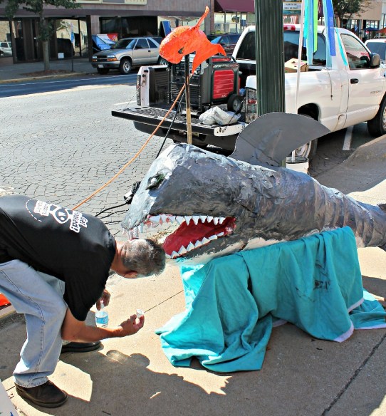 FTF 082413 artSHop watch out for that shark Dennis Flores