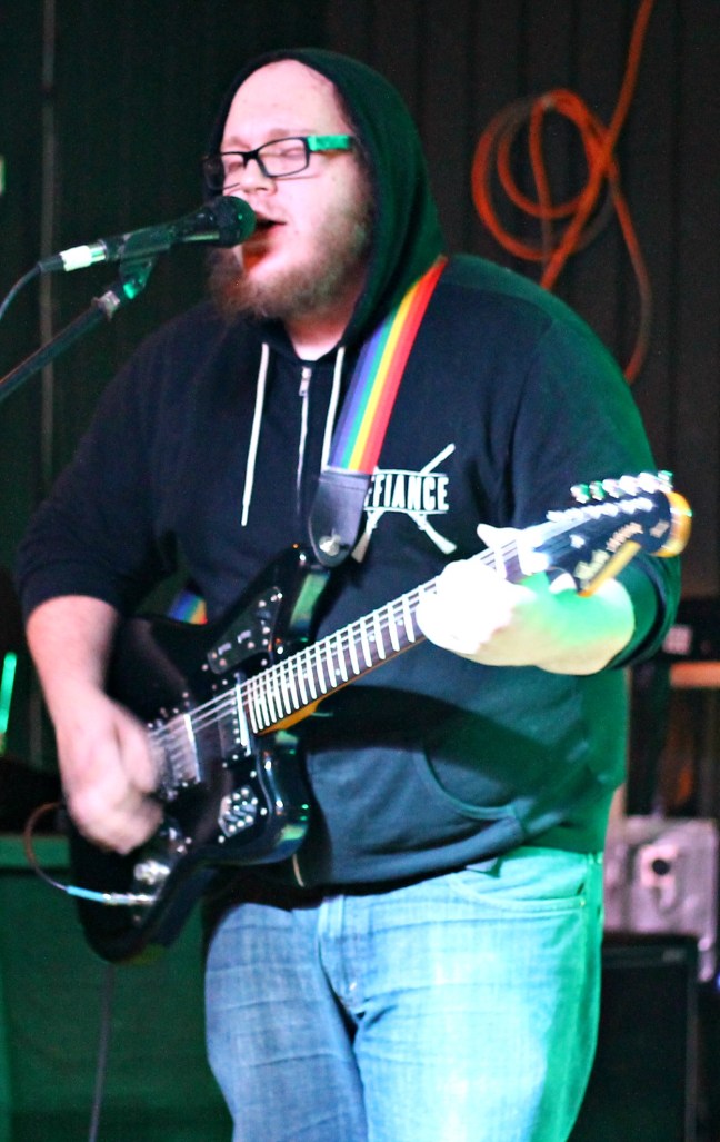 Mutt Jeffs local bands food drive show 111514-002