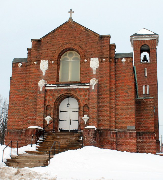 Pearl and 32nd church