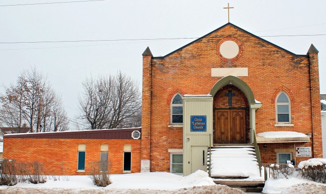 Pearl and 33rd church