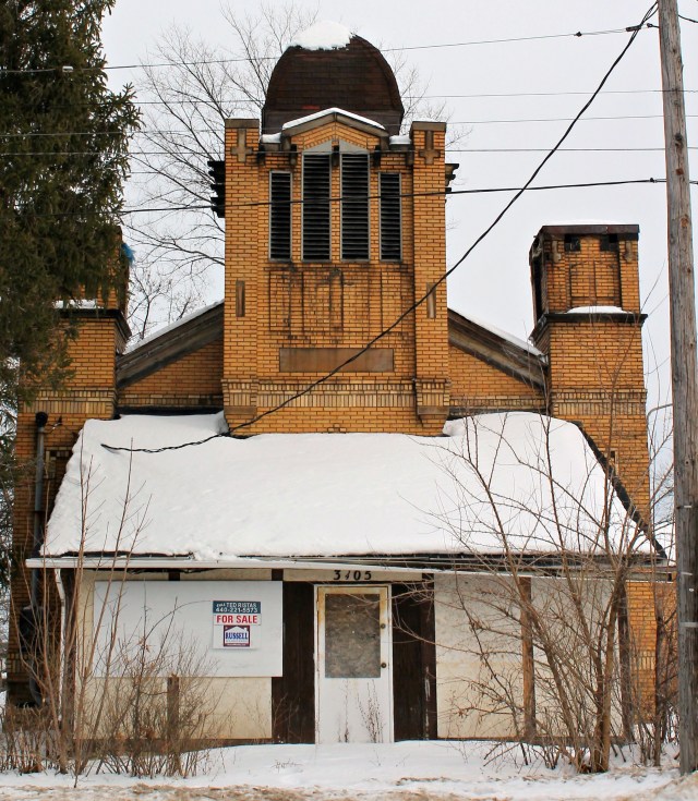 Pearl and 34th church