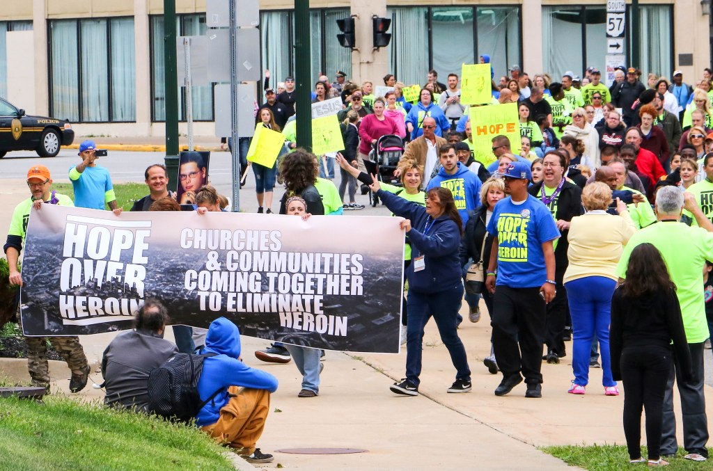 Hope Over Heroin rally 091213-001