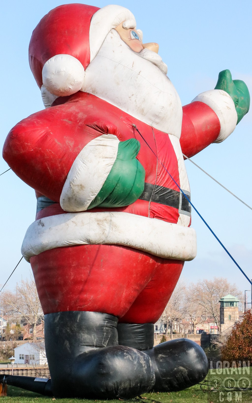 dirty old man on the corner-001