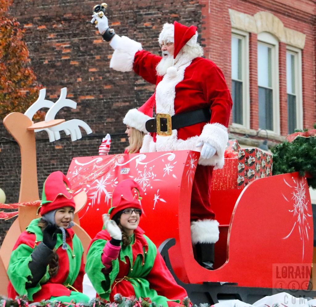Lorain Waterfront Winterfest parade 112815-025