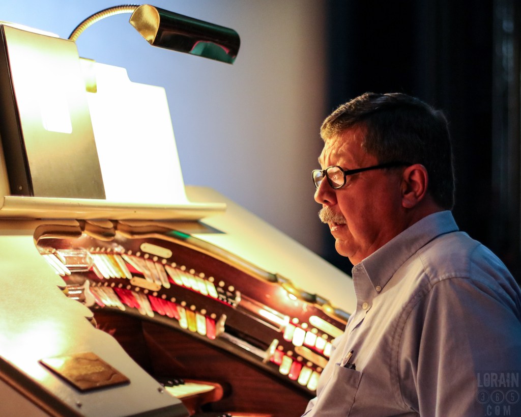 Pete Schneider on the Lorain Palace Wurlitzer 121215