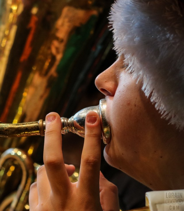 Tuba Christmas Lorain 121315-001