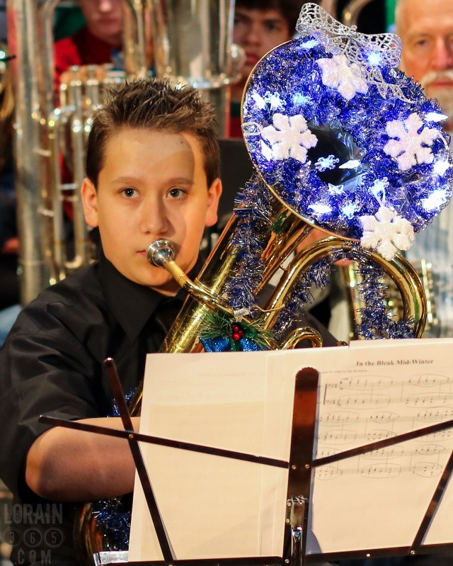 Tuba Christmas Lorain 121315-005