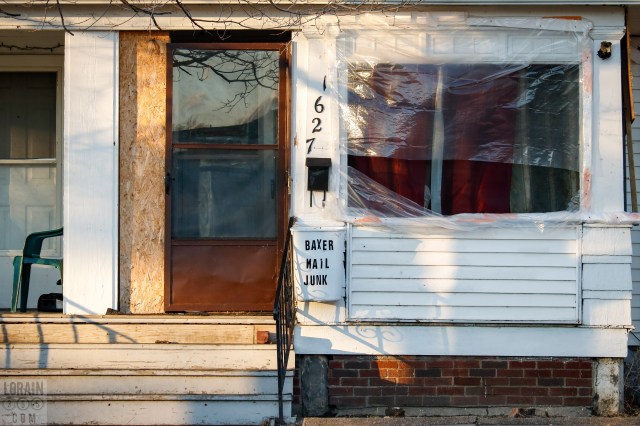 white trash mailbox 020416